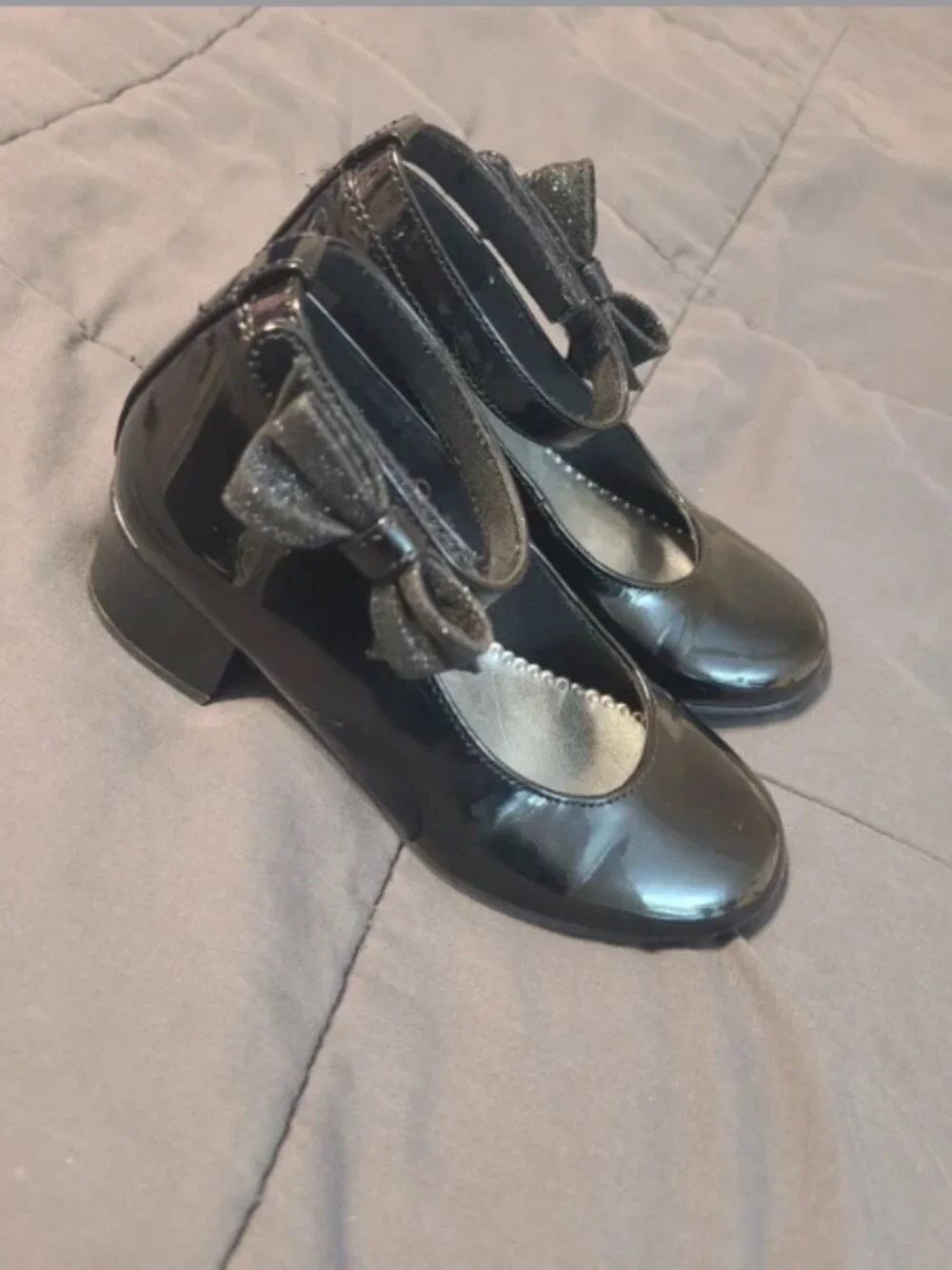 Little girls black dress shoes, size 11